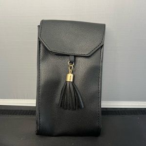 Women’s phone sized purse